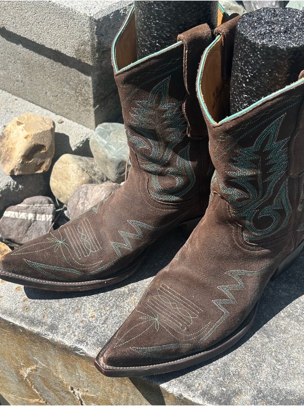 Vintage OLD GRINGO! Brown Suede Boots with Turquoise Trim - Picture 4 of 9